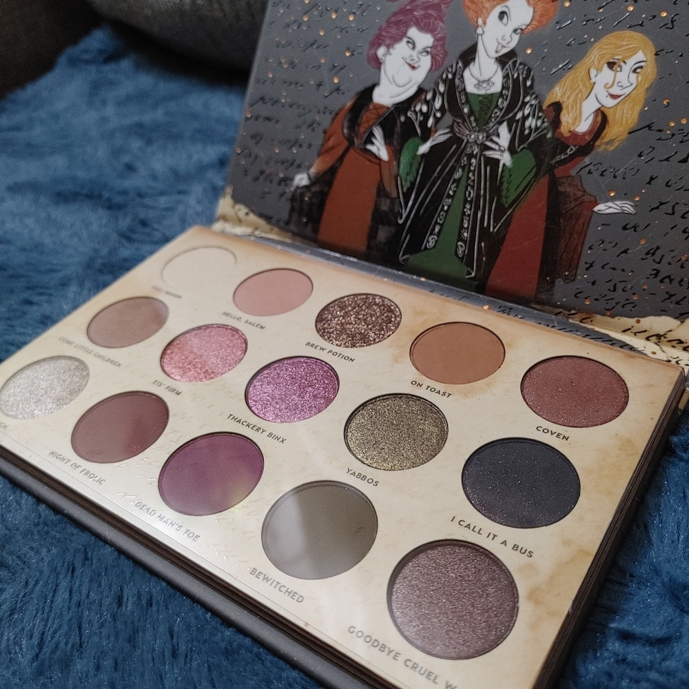 Colourpop LIMITED EDITION Hocus Pocus 'Gather Round Sisters' Eyeshadow Palette